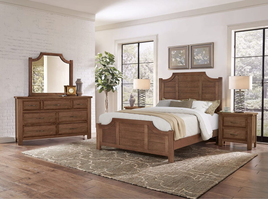 Vaughan-Bassett Maple Road Queen Scallop Bed in Antique Amish