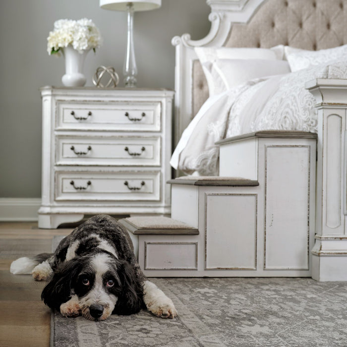 Magnolia Manor Pet Steps in Antique White image