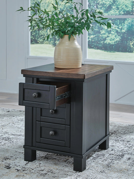 Wildenauer Chairside End Table